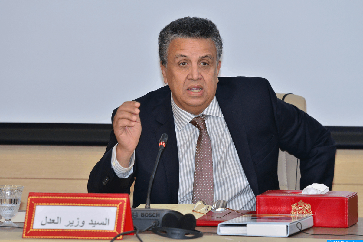 وزير العدل يؤكد على ضرورة التعاون الإقليمي والدولي لمواجهة ظاهرة الفساد