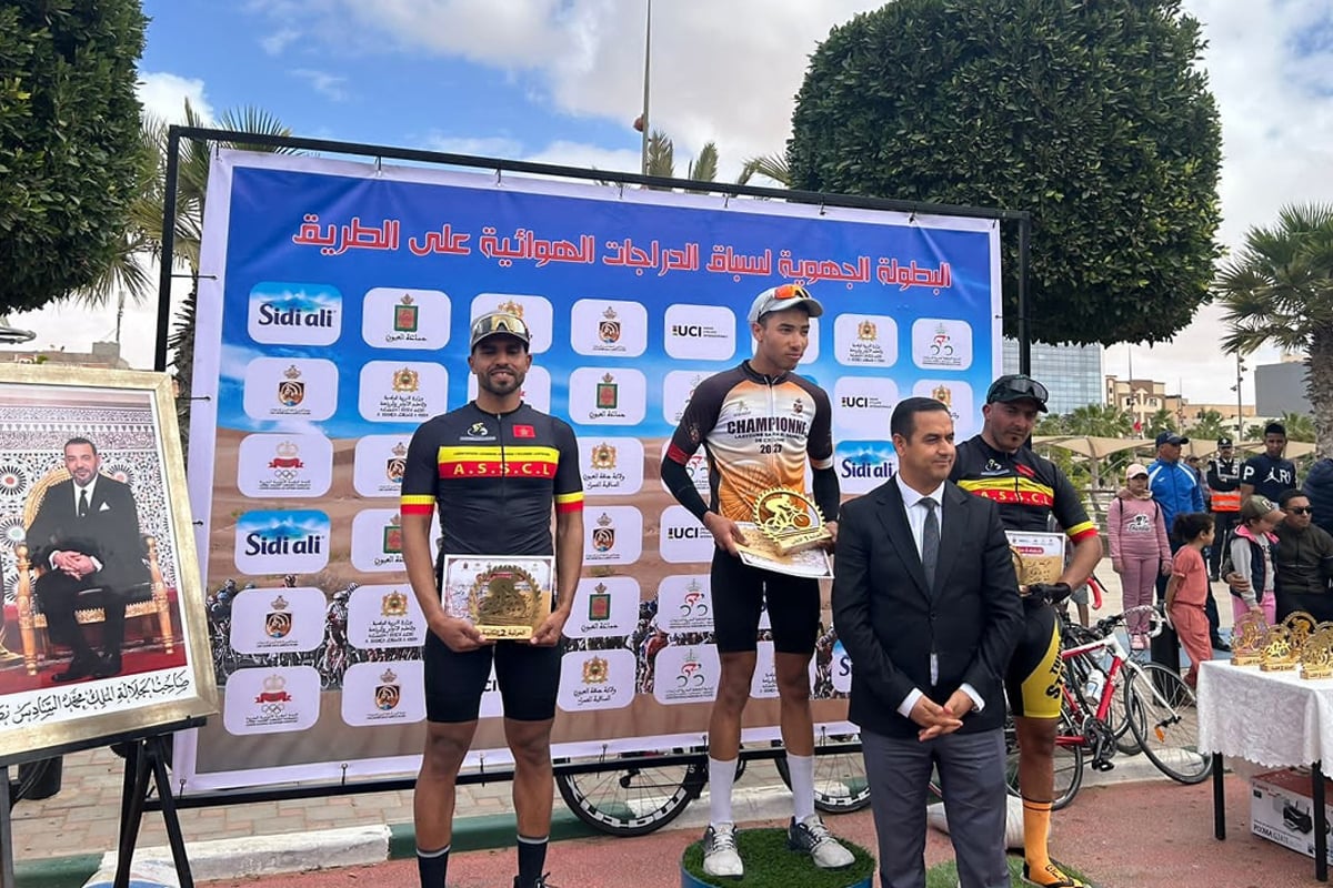 البطولة الجهوية للدراجات بالعيون: فوز الدراجين عبد الفتاح الباز وصفاء البغراوي في فئتي الذكور والإناث