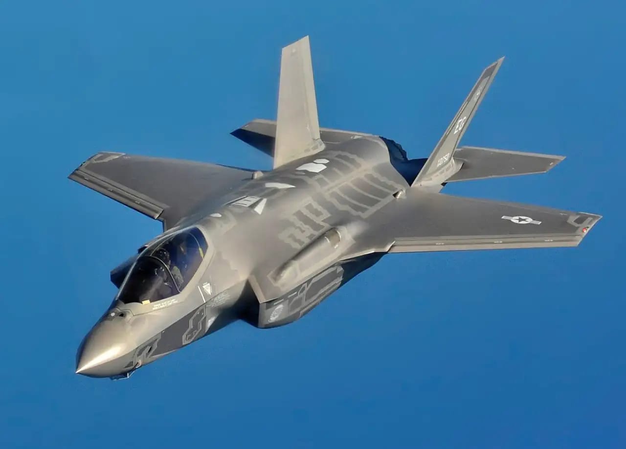 المغرب يخطو نحو التفوق الجوي: اهتمام جدي بمقاتلات F-35 في معرض IDEX 2025