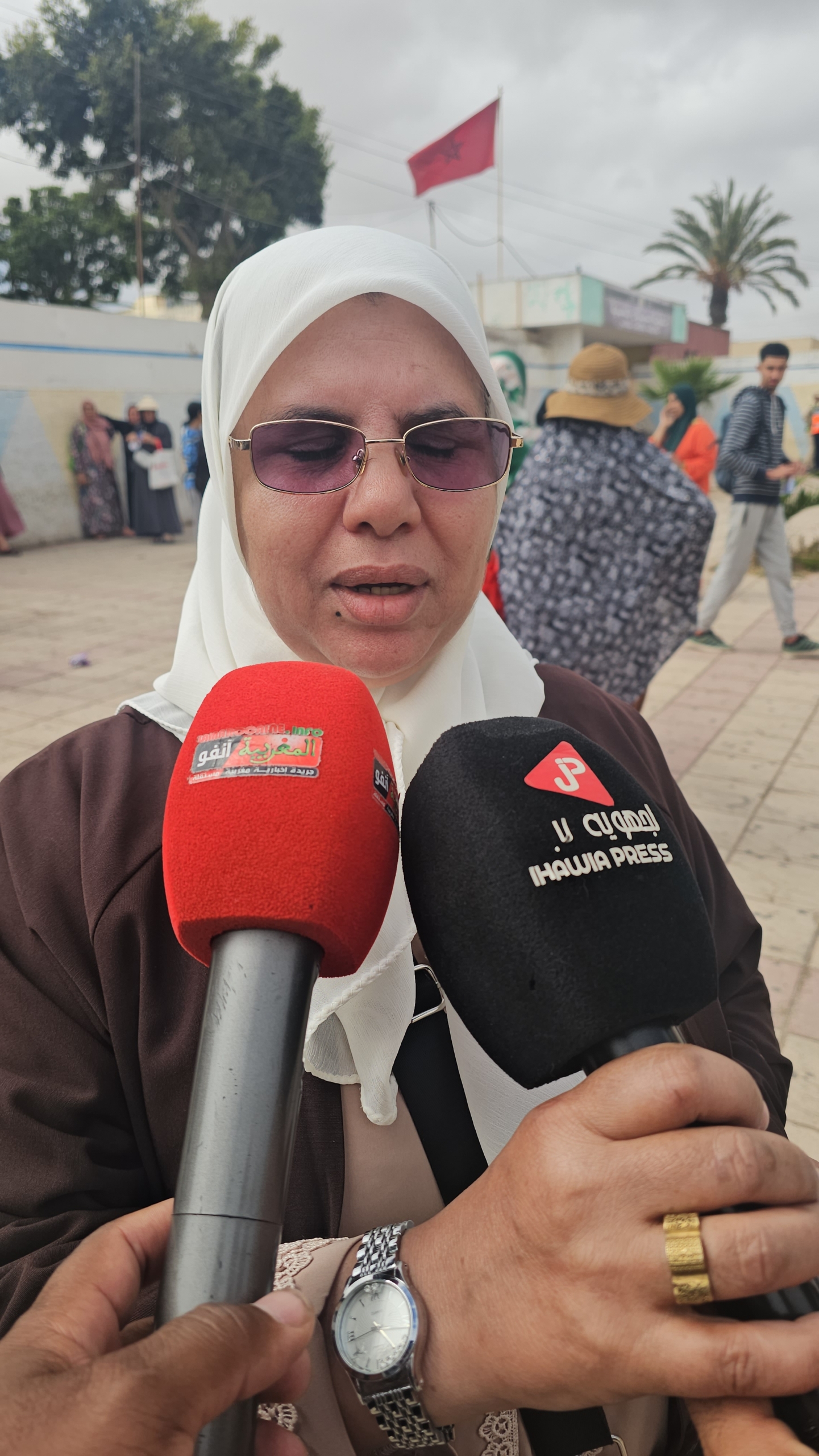 ‎هاد السيدة عطات القاصح الحكومة  و كتقول واش ولادنا كيييعو لحشيش  و شي لاخر ..