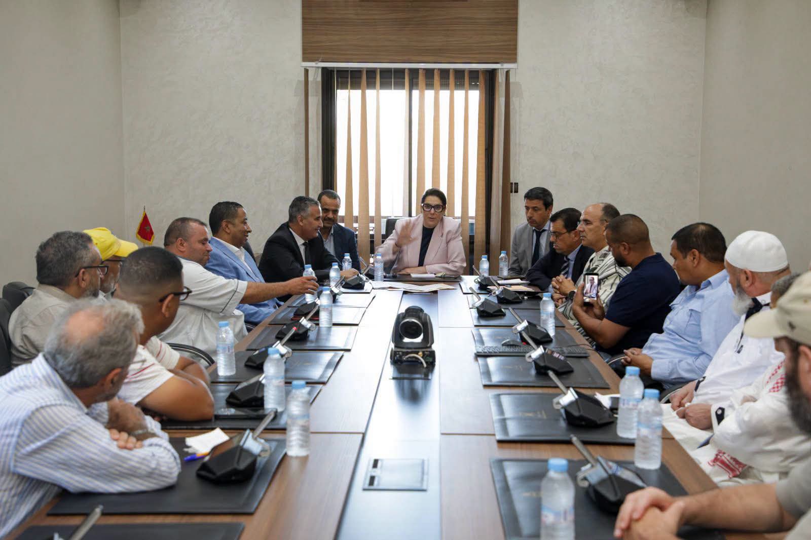 المنصوري تترأس اجتماعاً موسعاً مع فعاليات ساحة جامع الفنا لاستكمال تنزيل مخطط التنظيم والتأهيل