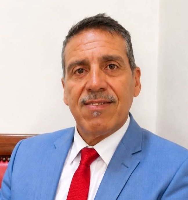 قهيوة مهرسة  على رصيف المقهى… حكايات يكتبها الصمت وتفضحها الملامح