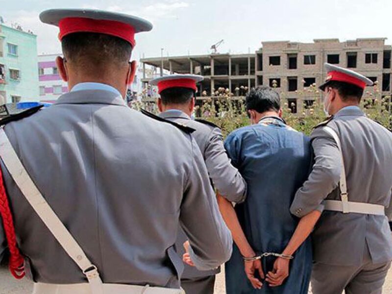 عاجل.. مراكش بعد فراره من سرية تامنصورت.. رئيس المركز القضائي للدرك الملكي يقود عملية أمنية تنتهي بإيقاف الفار وصديقه