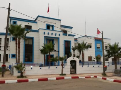 انقطاع التيار الكهربائي على مدينة سيدي رحال الشاطئ يثير استياء الساكنة والزوار